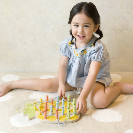 Montessori Holz-Fädelspiel „Ananas“ – 21-teiliges Motorikspielzeug für Kinder ab 3 Jahren