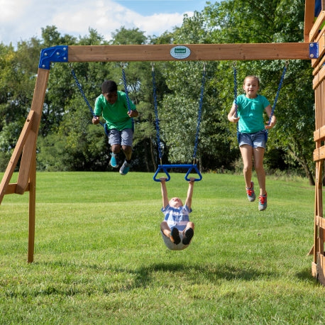 Großer Holzspielplatz "Northbrook Backyard Discovery" mit Rutsche